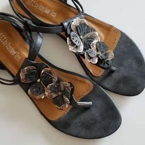 Women's sandals size 13